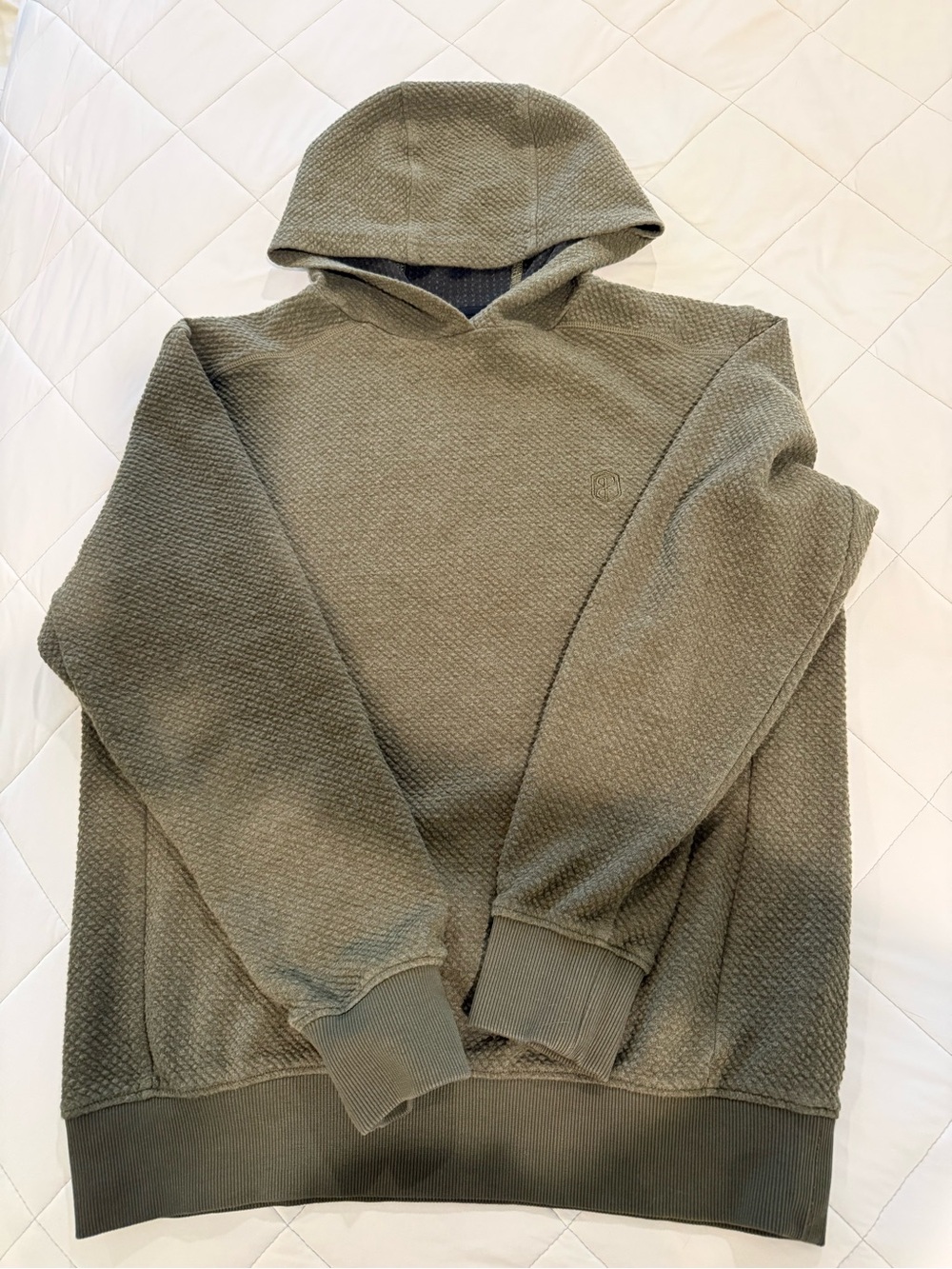 BORN PRIMITIVE Women’s Olive Green Hoodie and Shorts Set - Picture 2 of 11